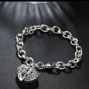 NWOT 1pc Stainless Steel Hollow Out Love Pendant Bracelet For Women